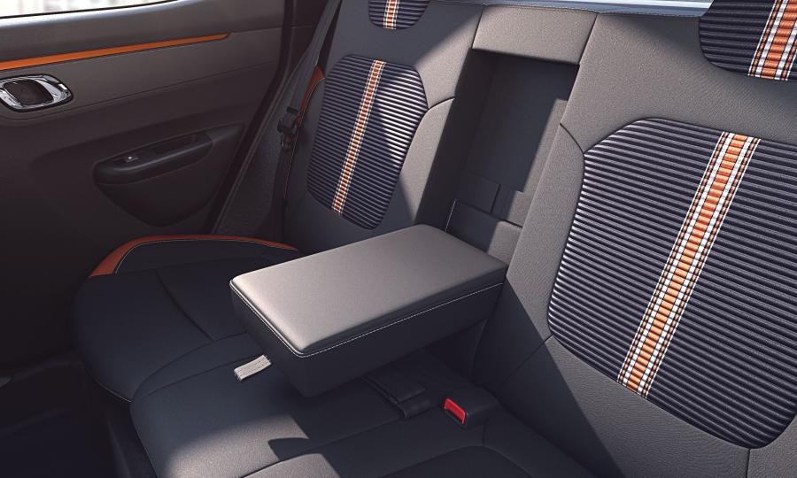 Интерьер Renault Kwid Climber 2019 года  (ZA) (фото 8 из 8)